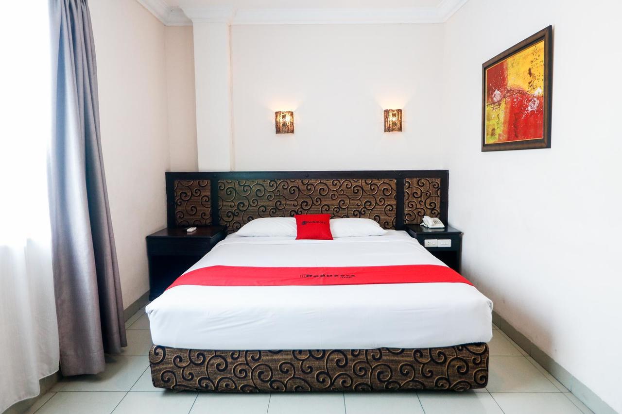 Reddoorz Plus @ Jalan Dr Sutomo Pekanbaru Εξωτερικό φωτογραφία